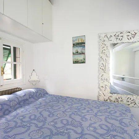 La Nave Guest house *