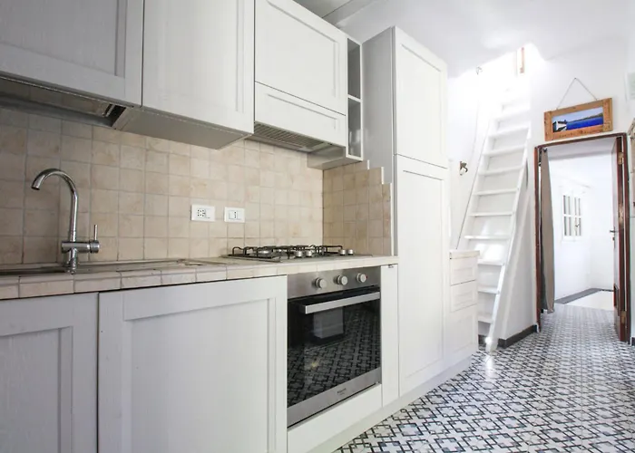 La Nave Pensión Vernazza